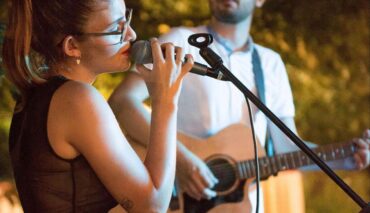 Musica live acustica nel frutteto